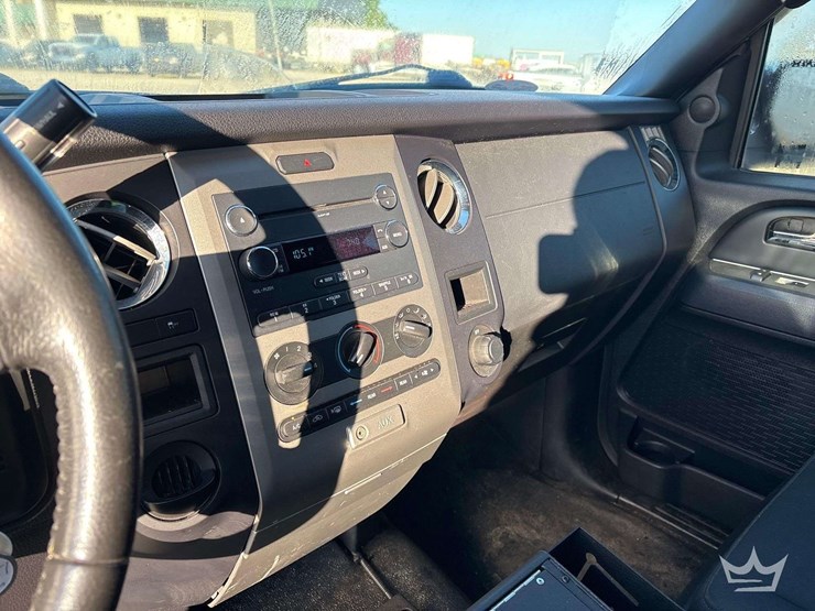 2016-ford-expedition-image-12