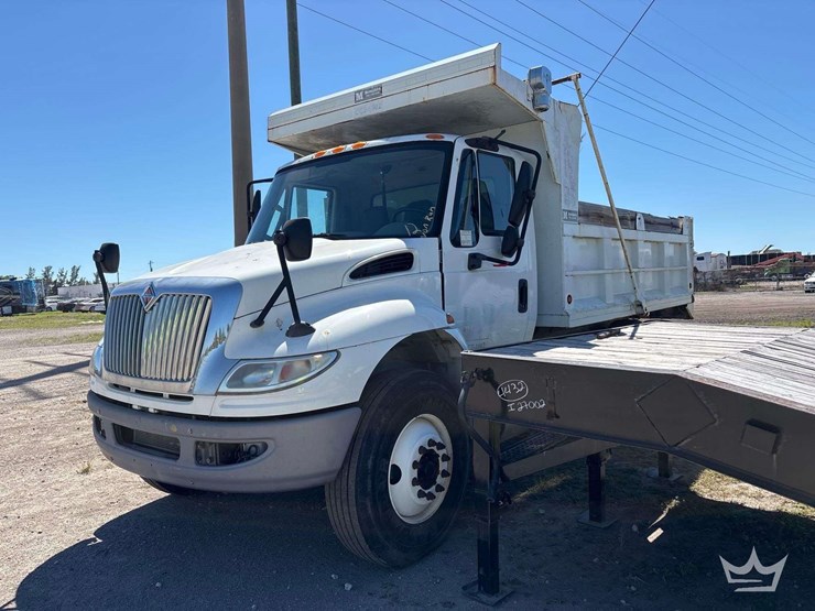 2016-international-durastar-4300-image-1