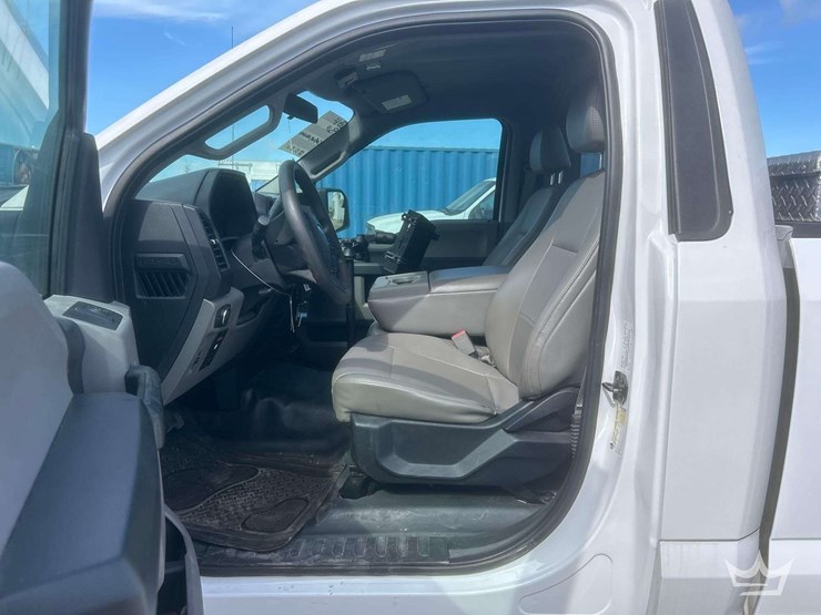 2017-ford-f150-image-15