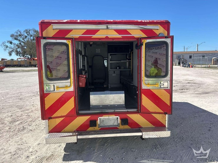 2008-ford-e450-image-34