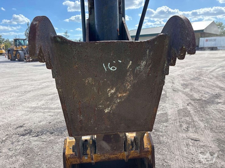 2016-deere-85g-image-25