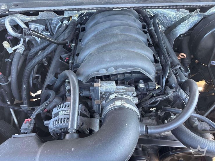 2018-chevrolet-suburban-image-10