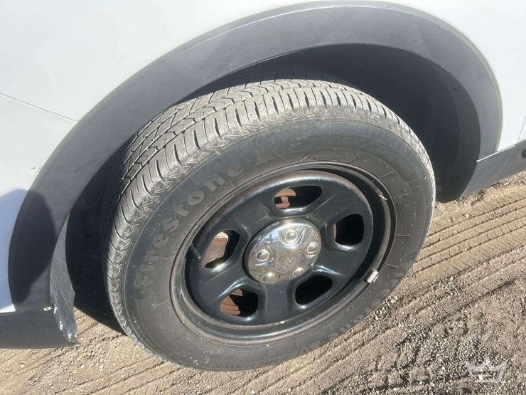 2016-ford-explorer-image-22