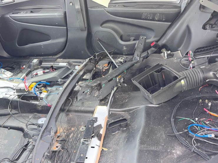 2023-dodge-durango-image-12