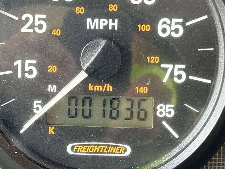 2005-freightliner-tropi-cal-t396-39ft.-class-a-motorhome-image-6