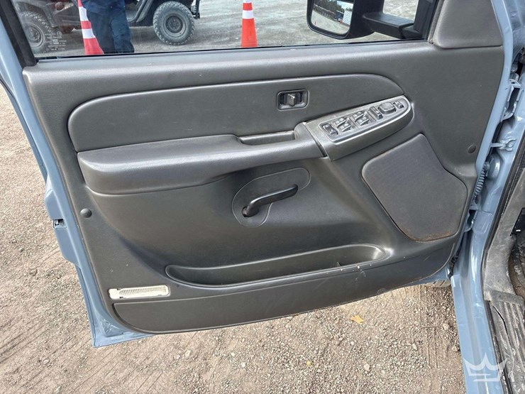 2007-chevrolet-silverado-3500-image-6