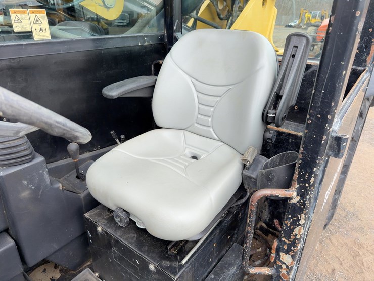 2014-caterpillar-tl943c-image-15