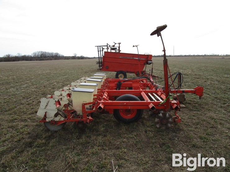 allis-chalmers-6r30-pull-type-planter-image-4