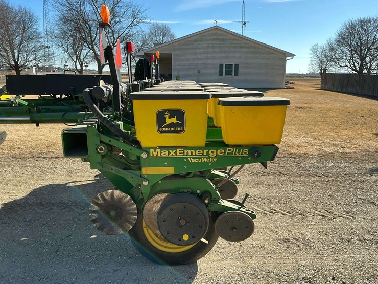 2001-john-deere-1770-image-13