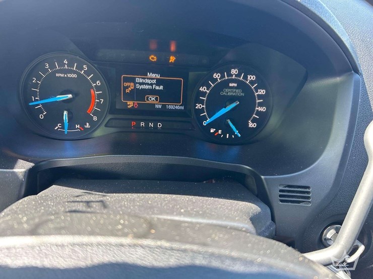 2019-ford-explorer-image-12