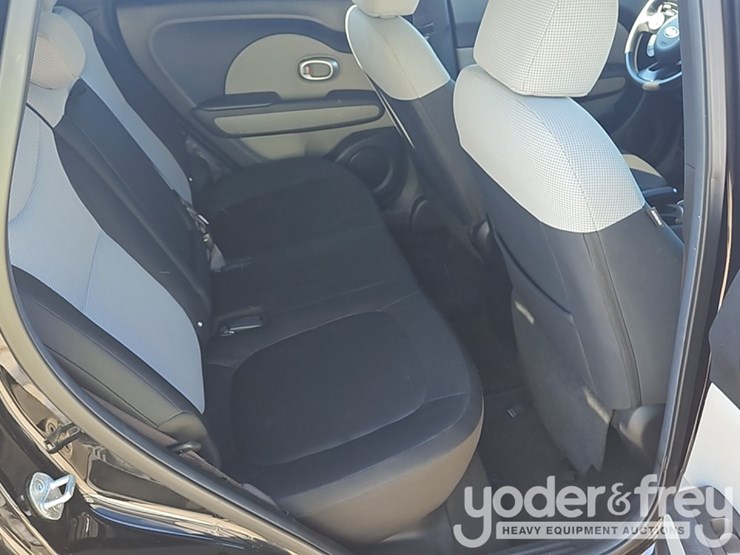 2014-kia-soul-image-25