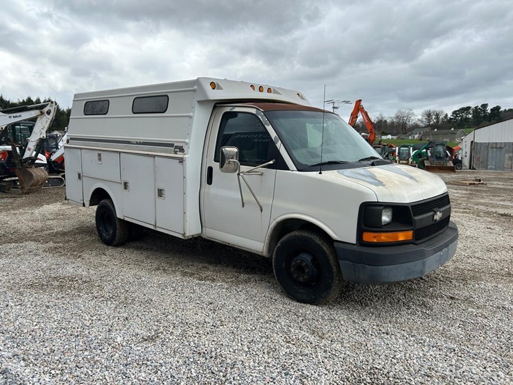 2004-utility-van-image-6