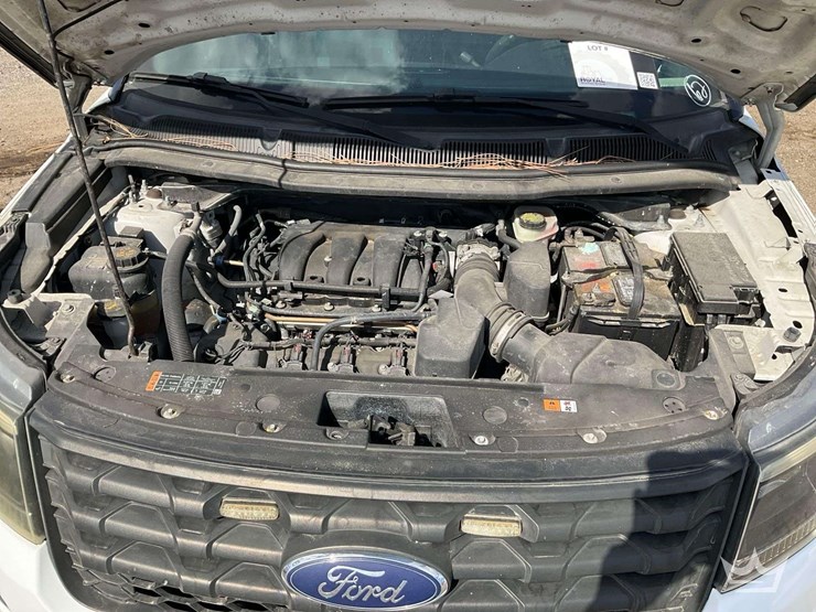 2016-ford-explorer-image-7