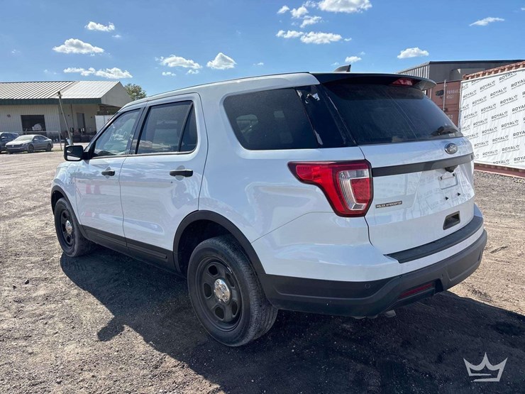 2018-ford-explorer-image-3