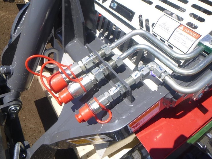 battler-st28h-6-skid-steer-track-loader-image-11