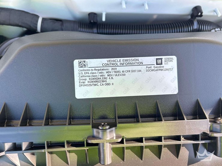 2019-chevrolet-express-2500-image-10