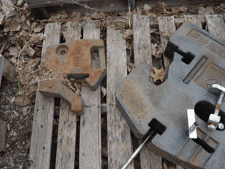 new-holland-front-suitcase-weights-image-2