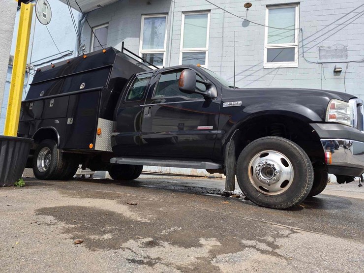 2007-ford-f550-image-4