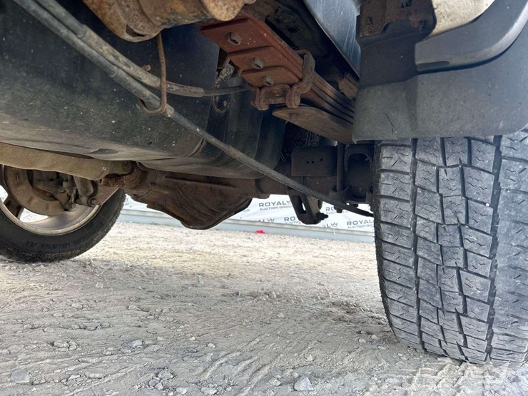 2017-gmc-sierra-2500-image-19