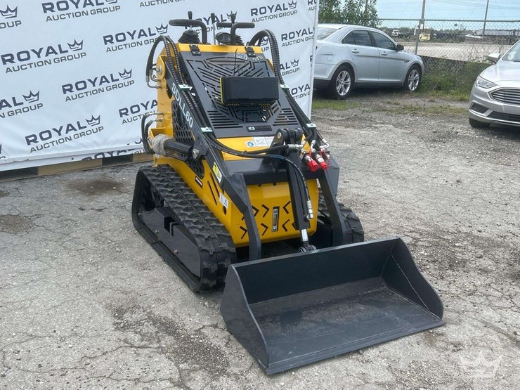 2025-sdlanch-sdll60-mini-stand-on-track-loader-skid-steer-image-2