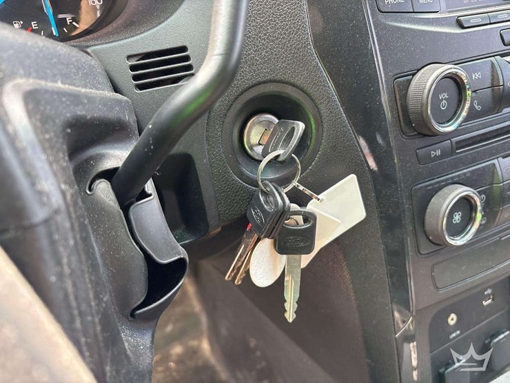 2016-ford-explorer-image-14