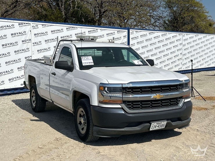 2017-chevrolet-silverado-1500-image-2