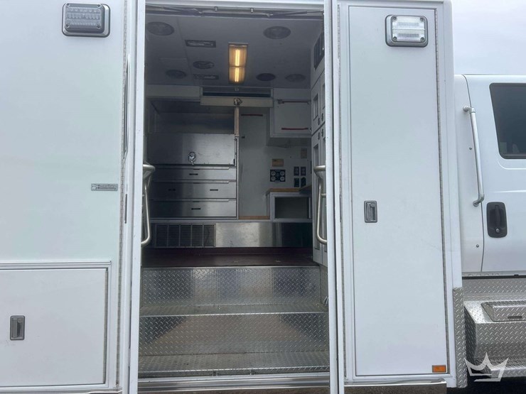 2006-international-durastar-4400-image-52