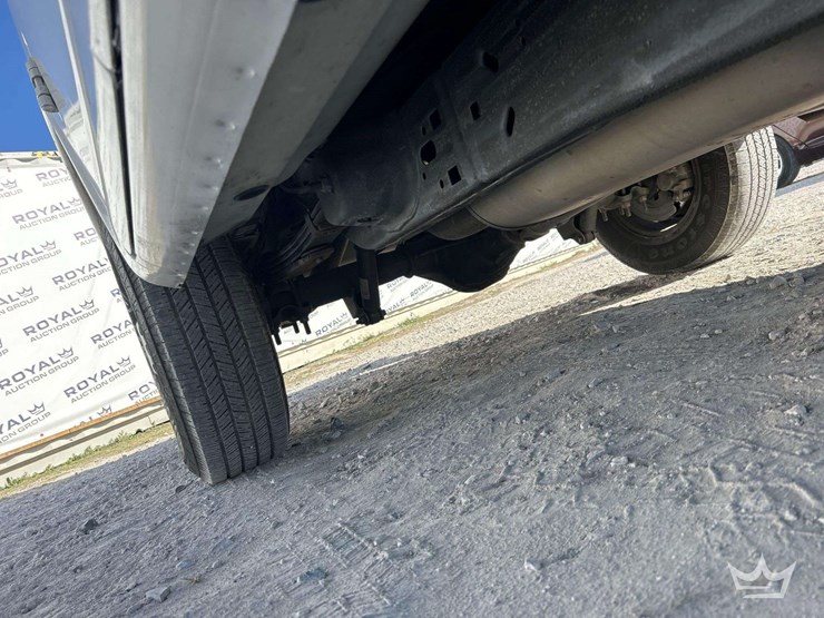 2011-chevrolet-express-2500-image-19