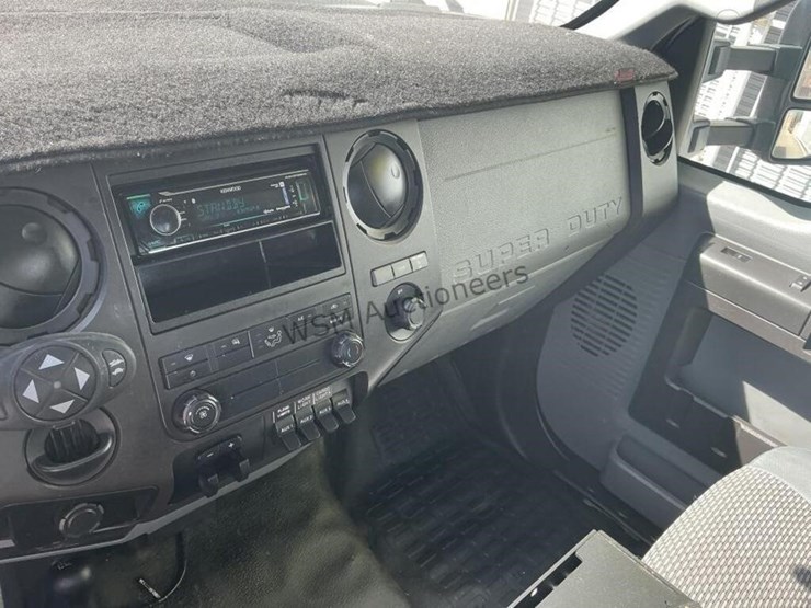 2015-ford-f550-image-27