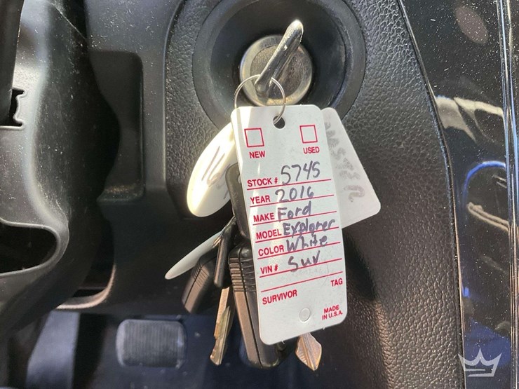 2016-ford-explorer-image-34