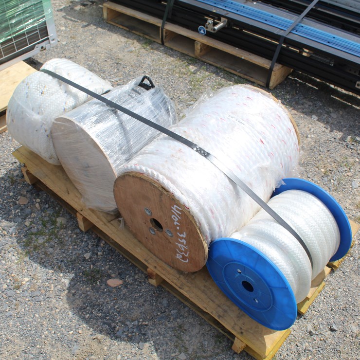 #8014 • PALLET OF 1 5/8 AND 1/2 MARINE ROPE