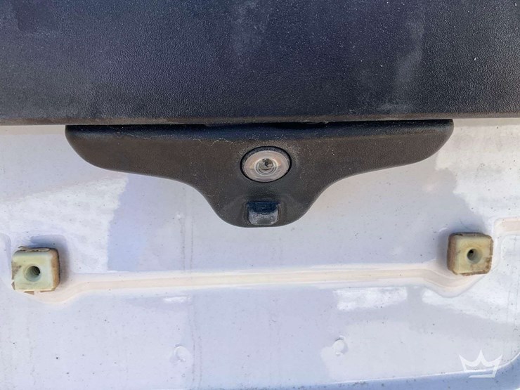 2016-ford-explorer-image-30