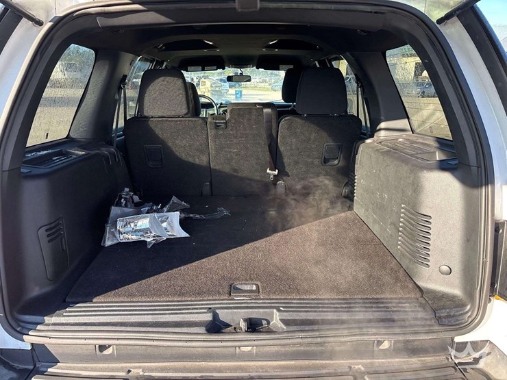 2016-ford-expedition-image-17