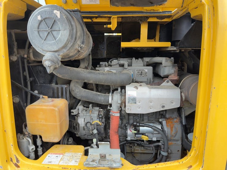 2017-kobelco-sk75sr-3e-image-25