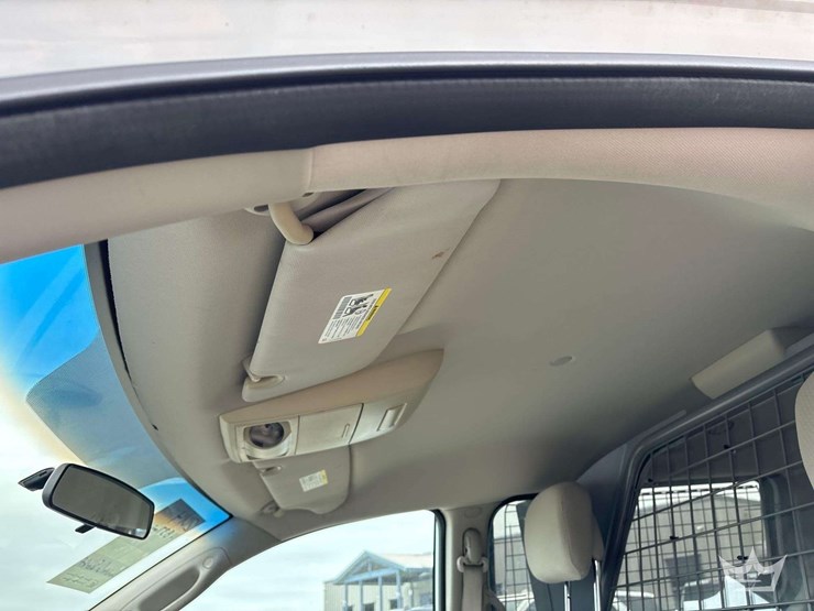 2014-dodge-caravan-image-24