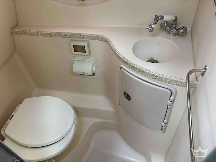 2007-30ft.-regal-30-express-cruiser-boat-with-2010-vantage-t/a-33-ft.-trailer-image-21