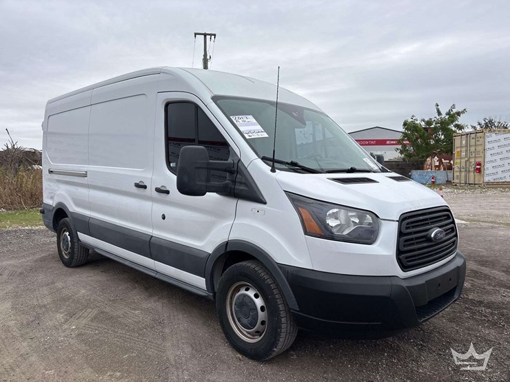 2017-ford-transit-image-2