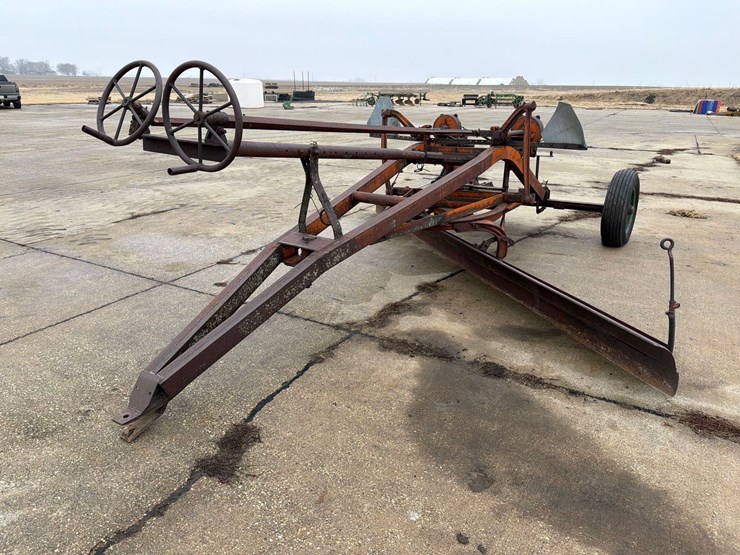 northfield-iron-company-#33-14ft-pull-type-road-grader-image-2