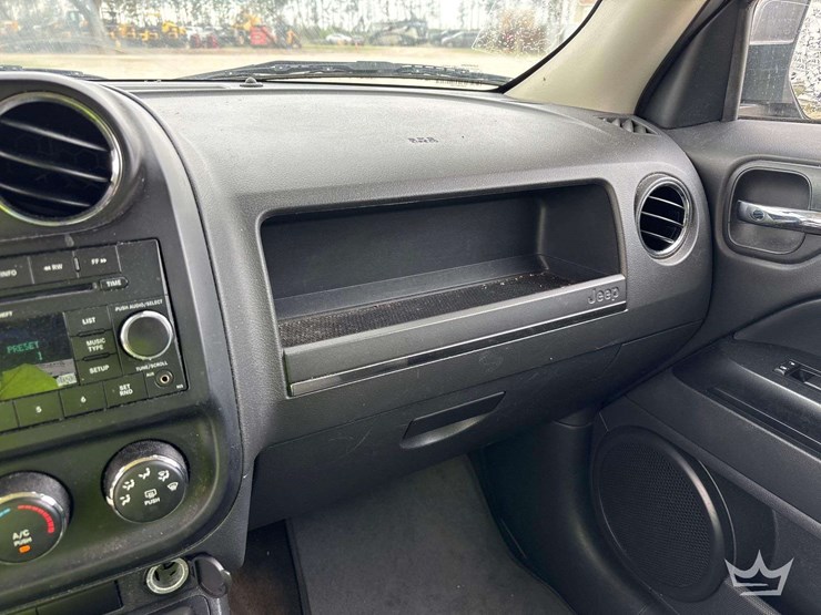 2016-jeep-patriot-sport-image-19