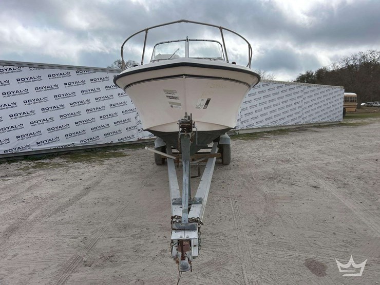 2005-20-ft.-grady-white-boat-with-25-ft.-float-on-t/a-boat-trailer-image-23