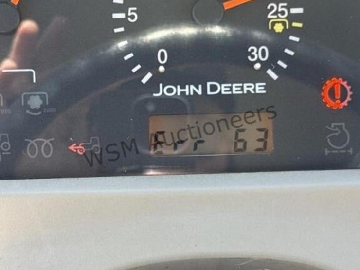 john-deere-3320-image-24