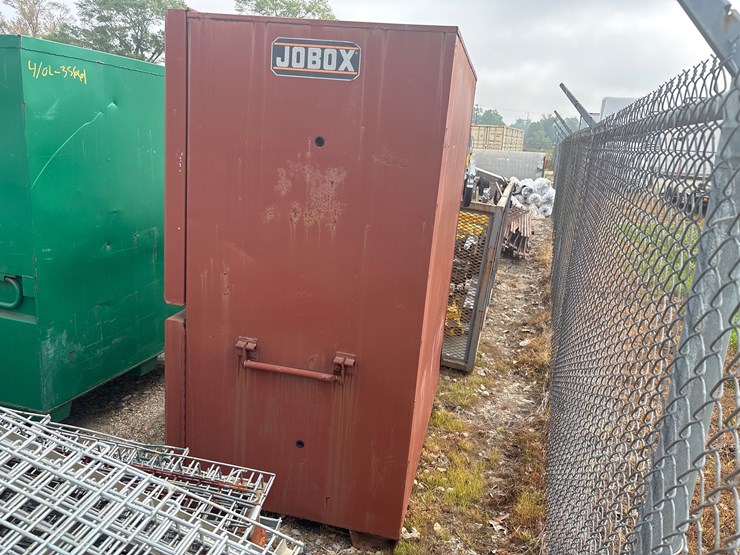 #8069-•-jobsite-box-image-2