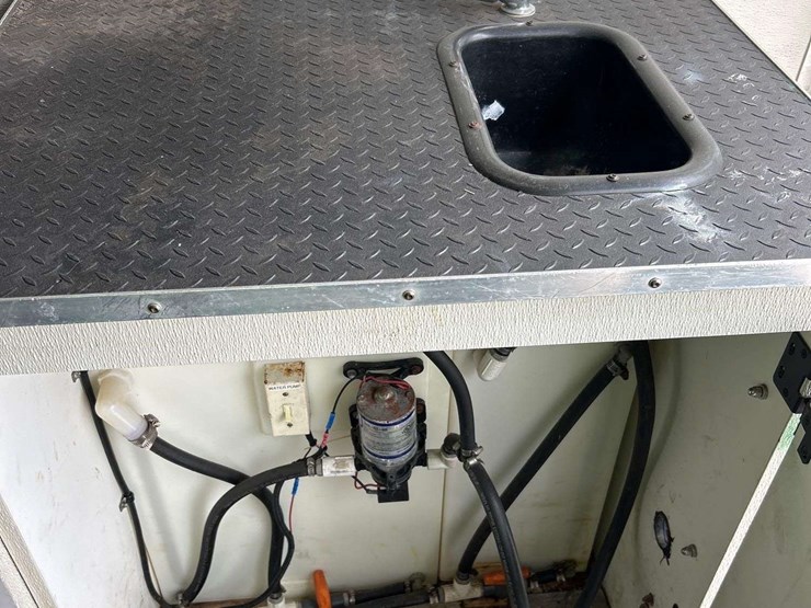 2012-ford-e450-image-33