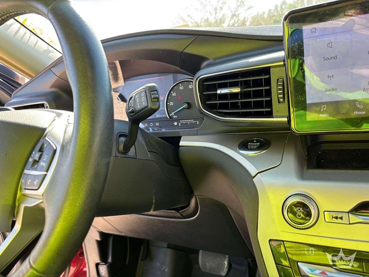 2021-ford-explorer-image-15