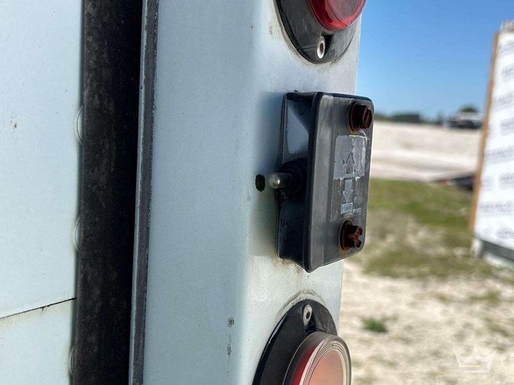 2018-hino-195-image-12