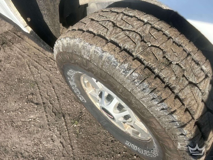 2013-gmc-sierra-2500-image-15