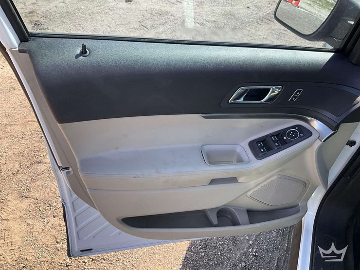 2013-ford-explorer-image-11