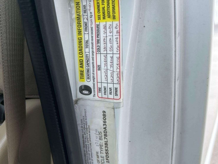 2011-ford-e350-image-7