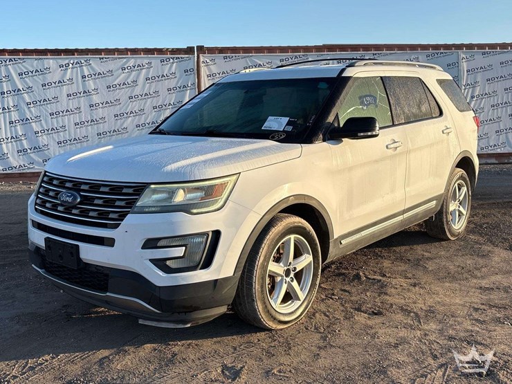 2016-ford-explorer-image-1