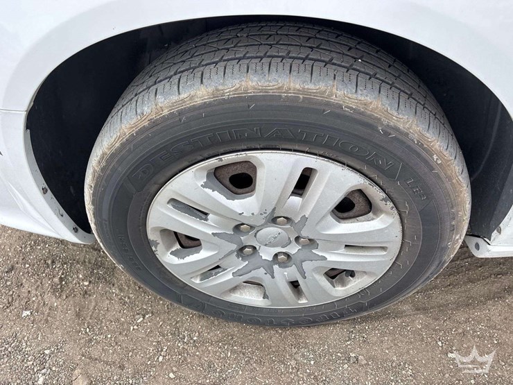 2014-dodge-caravan-image-25